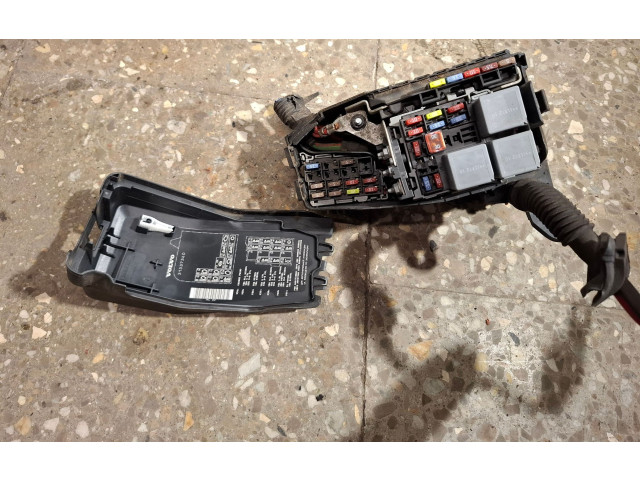 Блок предохранителей 31337340, 6G9T14A067 Volvo S60