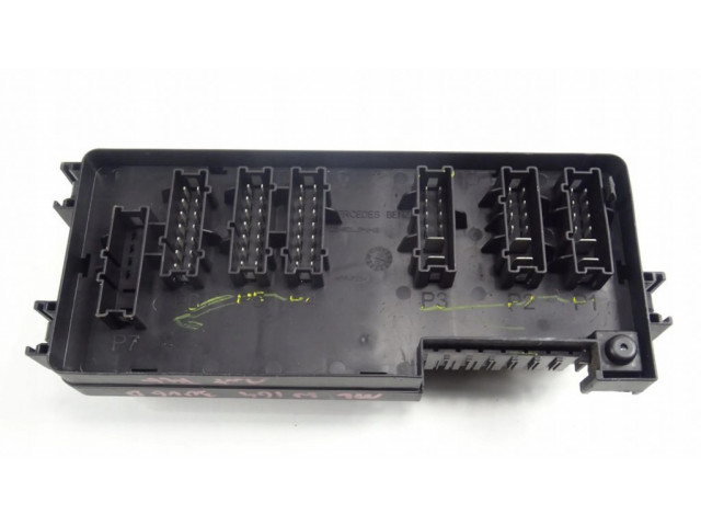 Pojistková skříňka A1645402372 Mercedes-Benz ML W164 2005