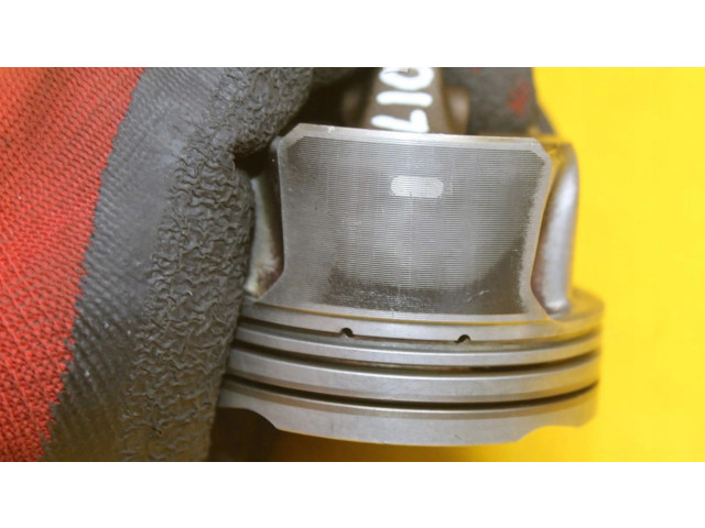  Поршень с шатуном  72L71  Renault Clio IV  