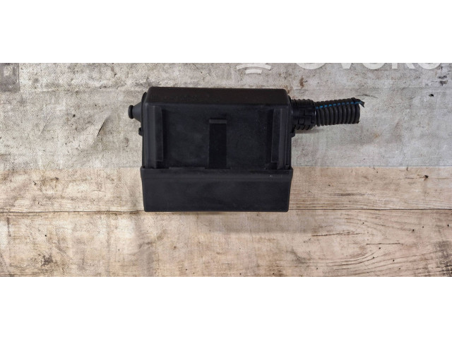 Блок предохранителей 24437030 Opel Meriva A