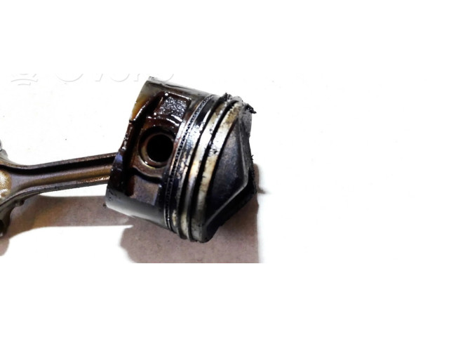  Поршень с шатуном    Mitsubishi Carisma для бензинового двигателя 1.8