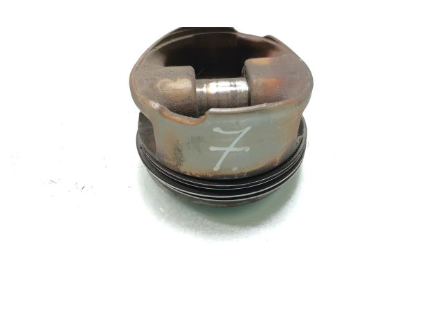 Píst Audi A8 S8 D3 4E BFM