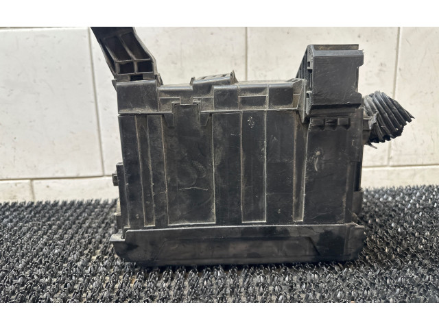   Pojistková skříňka    Infiniti QX60 L50 2014