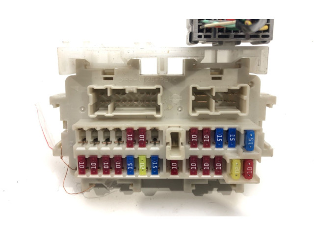 Блок предохранителей Nissan Sentra B16