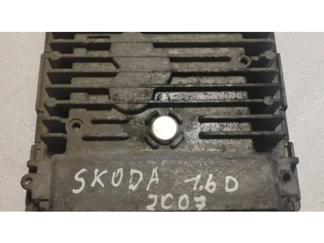 Блок управления двигателя 03L906023LK, 5WP42929AA Skoda Rapid (NH)