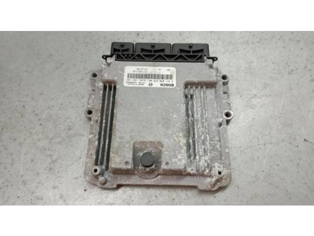 Блок управления двигателя 237102213R Dacia Dokker