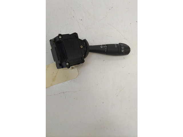 Ручка стеклоочистителей 8201168016   Renault Clio IV