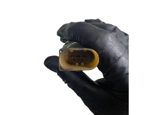 Топливная рампа 03L089N Volkswagen Crafter