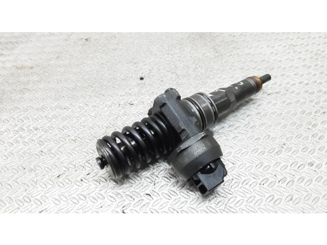 Vstřikovač 0414720221, 038130073AP   Volkswagen Caddy  pro naftový motor 2.0  