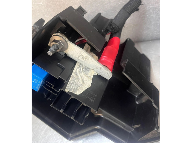 Pojistková skříňka Nissan Juke II F16 2023