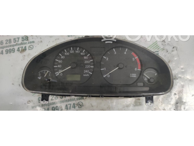 Панель приборов Mitsubishi Carisma