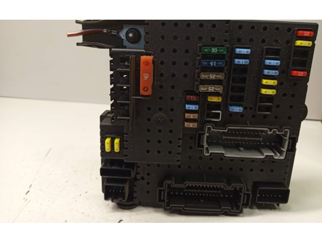 Блок предохранителей 30728512, 28017881   Volvo XC90    