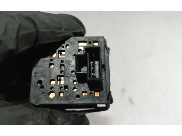 Ручка стеклоочистителей 09185417 Opel Combo C