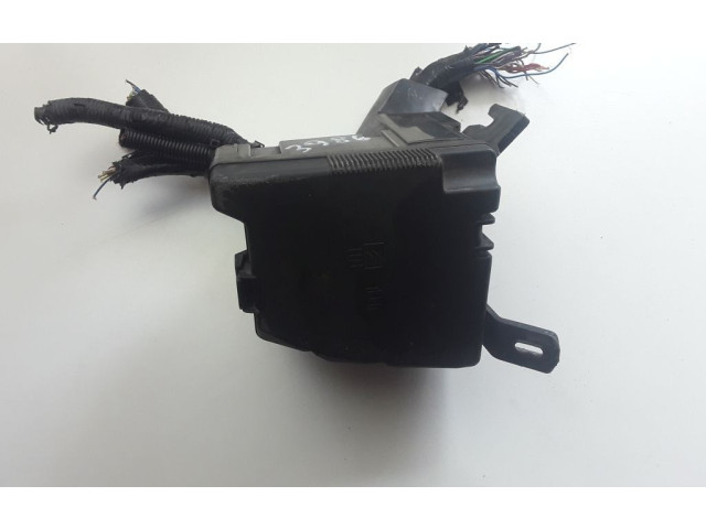 Блок предохранителей 8V5114B144BB   Ford Transit -  Tourneo Connect    