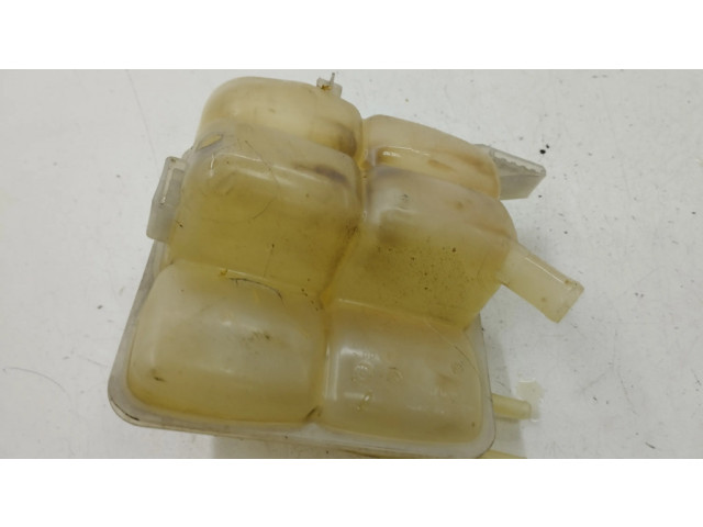 Расширительный бачок охлаждающей жидкости    