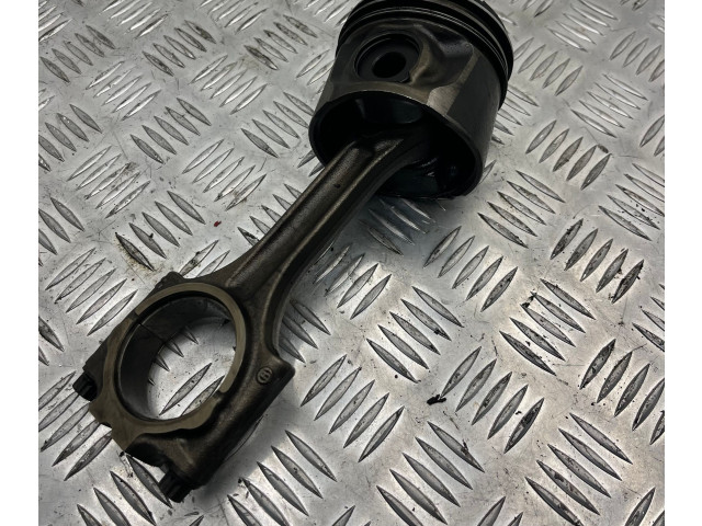  Поршень с шатуном  81L79, 81L79  Volvo V70  