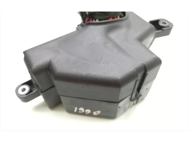 Блок предохранителей 2635127-010101   Audi A3 S3 8P    