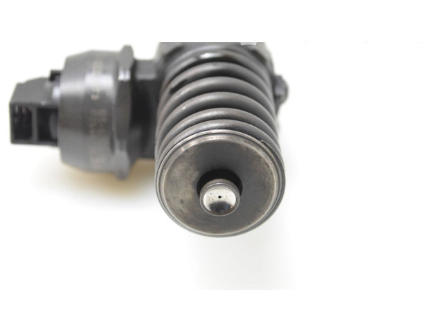 Форсунка 038130073AG Skoda Octavia Mk2 (1Z) BKC,BJB,BXE,BLS