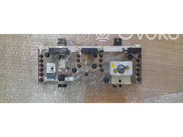 Панель приборов Renault Clio I