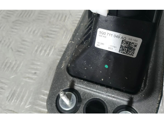 Рычаг переключения передач 5Q0711049AQ   Skoda Octavia Mk3 (5E)