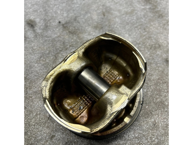 Píst Chevrolet Captiva pro benzínový motor 2.4