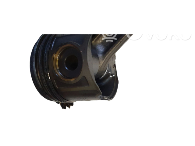 Píst BMW X5 E53 pro naftový motor 3.0