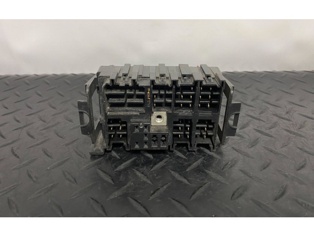   Pojistková skříňka 15319405-06   Chevrolet Silverado 2002