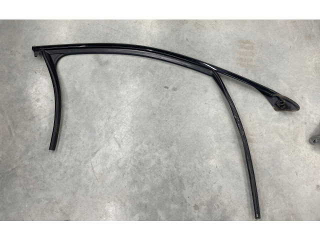 Уплотнительная резина (у стекла)    Audi A6 S6 C7 4G      