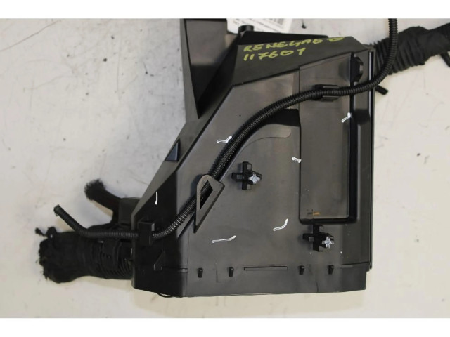 Блок предохранителей    Jeep Renegade    