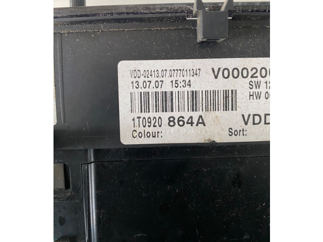 Přístrojová deska  Volkswagen Caddy 2007 2K0920865E  