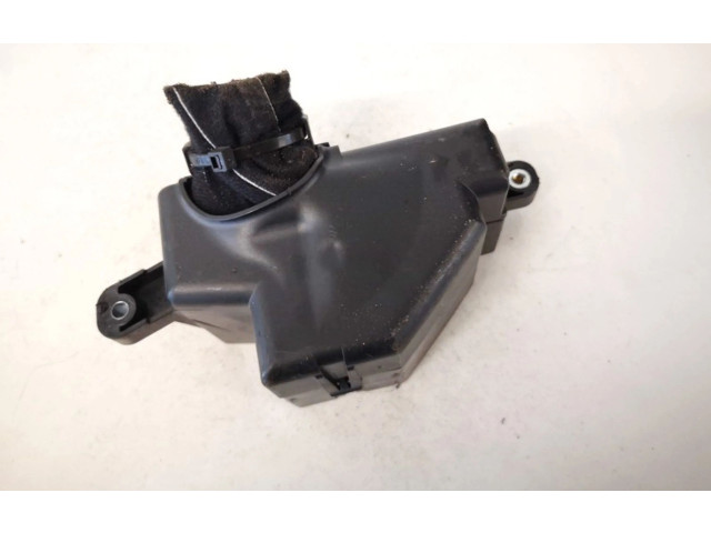 Блок предохранителей     Skoda Octavia Mk2 (1Z)    