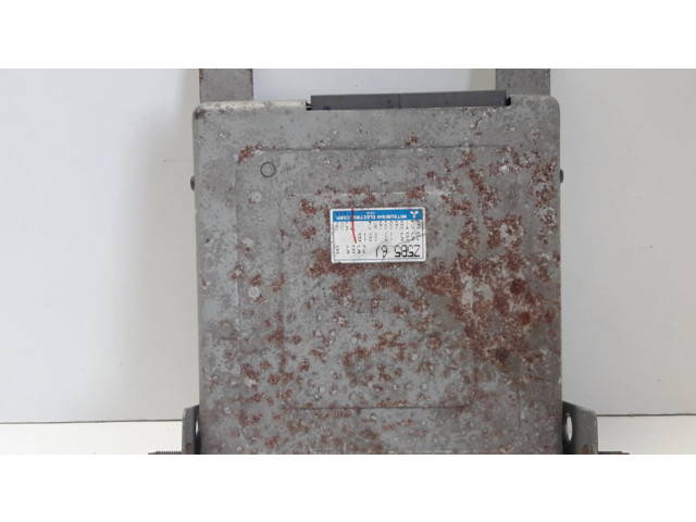 Блок управления двигателя Z5B518881B, E2T86886M2   Mazda 323