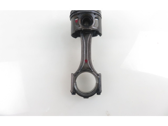 Поршень с шатуном 4HN Mitsubishi Outlander