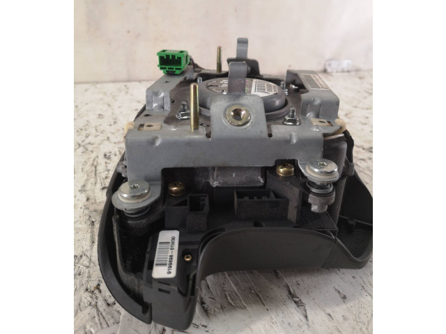 Подушка безопасности водителя 8626840 Volvo V70