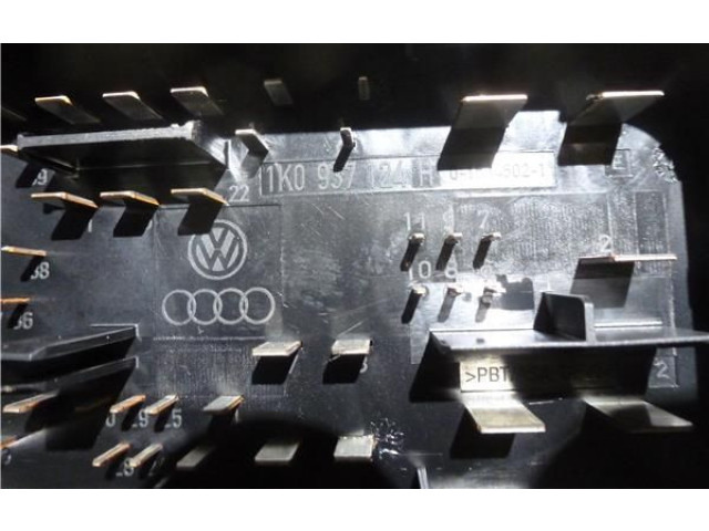 Блок предохранителей 1K0937124H   Audi A3 S3 8P    