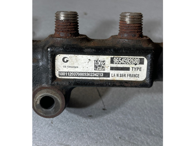 Vstřikovací lišta 9654592680, 000936234213   Opel Zafira B     