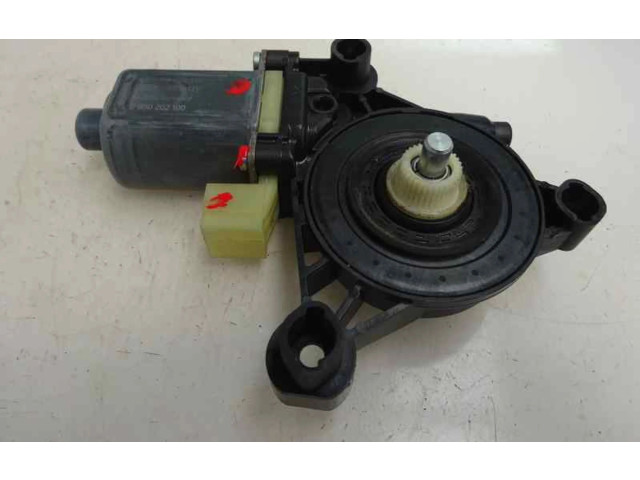 Передний двигатель механизма для подъема окон