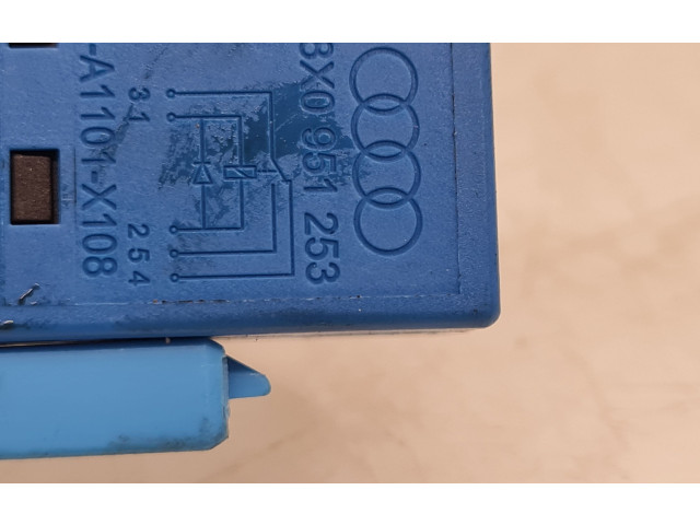 Блок предохранителей 8X0937124, 4H0951253C Audi A1