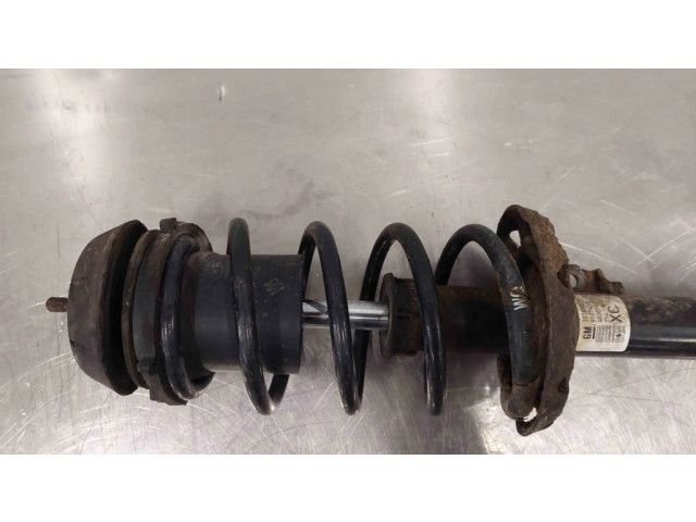 Передний амортизатор с пружиной