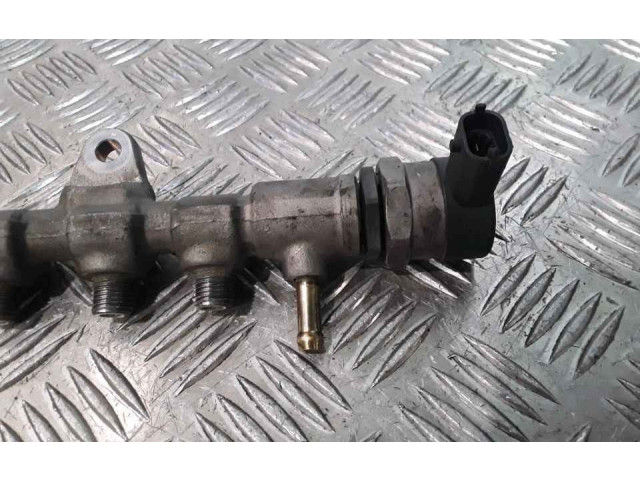 Vstřikovací lišta 55215210, 20211750 Fiat Punto Evo