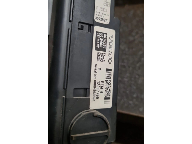 Блок предохранителей 8676391 Volvo XC90