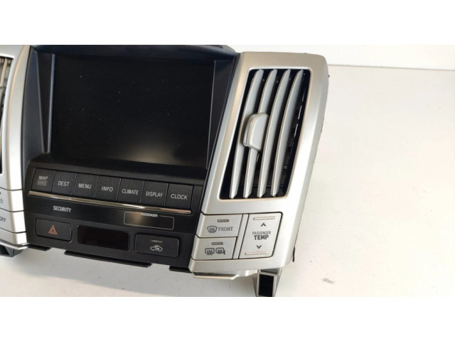 Радио/ проигрыватель CD/DVD / навигация