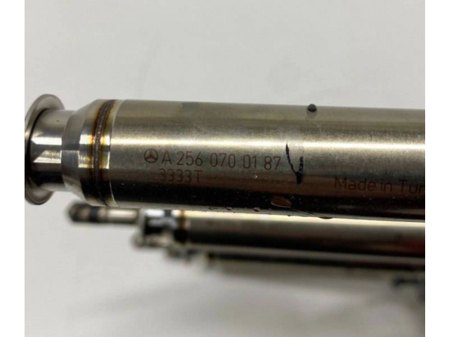 Vstřikovač A2700701400   Mercedes-Benz C AMG W205     