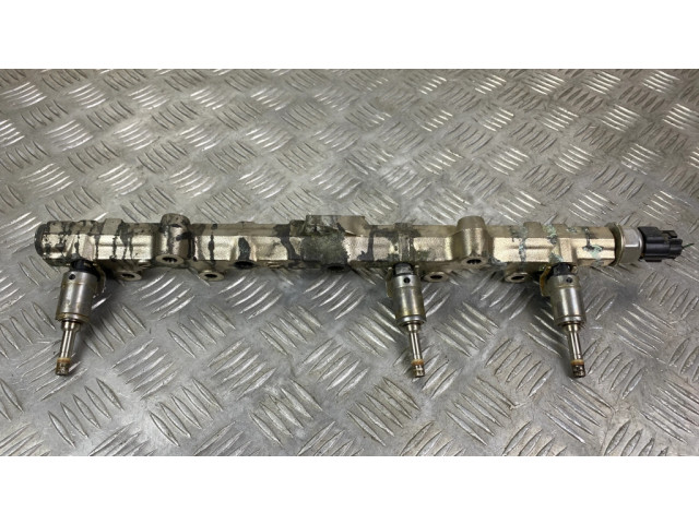 Топливная рампа Infiniti QX80 5.6 для двигателя VK56VD