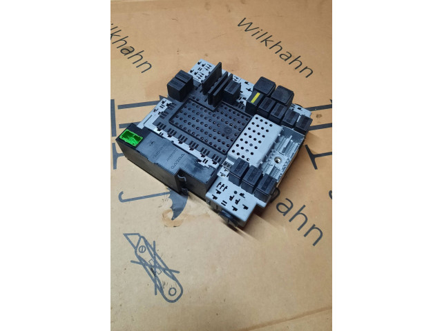 Блок предохранителей 9441582 Volvo S60