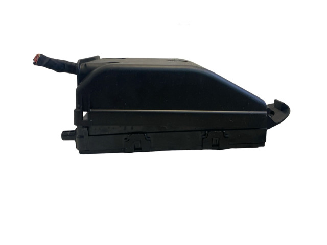 Блок предохранителей 31682732, 31494567 Volvo S60