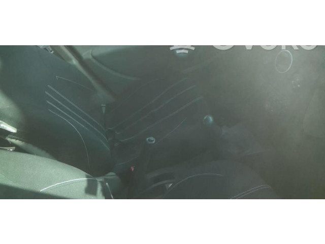 Ручка стеклоочистителей 8201590631 Renault Clio III