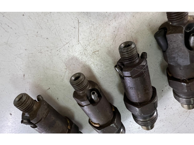 Комплект форсунок LCR6735401D, LDC009R01AA2    Mitsubishi Carisma   