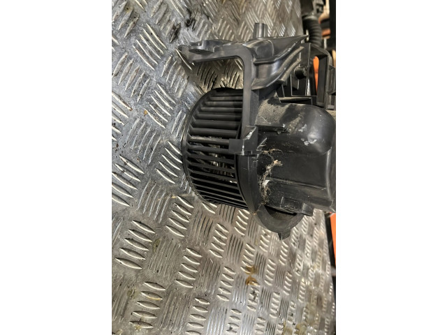 Вентилятор печки    7701049076   Renault Clio II