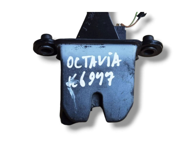 Замок багажника 1Z5827501C Skoda Octavia Mk2 (1Z) 2004 - 2013 года